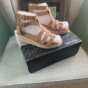LIKE NEW Kenzie Weldon  sandal